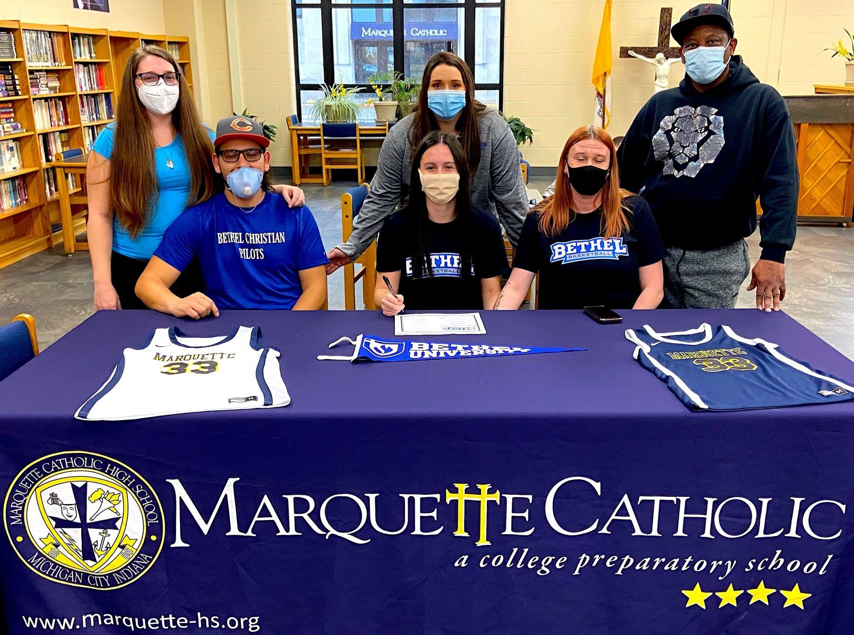 Marquette's Galindo signs with Bethel